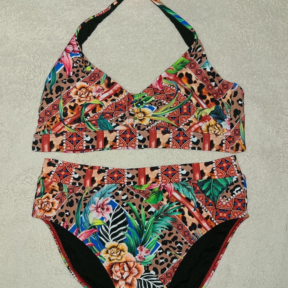 Womens 2 piece swimsuit New sz 16